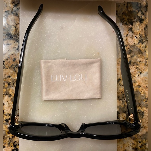 LUV LOU The Ellidy - Black Polarized bio-acetate frame with smoke mono lens - Picture 11 of 17